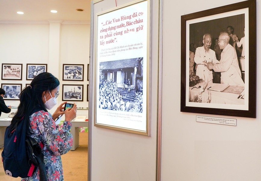 Hiện vật quý giá về Chủ tịch Hồ Chí Minh với sự nghiệp phát triển văn hóa Việt Nam