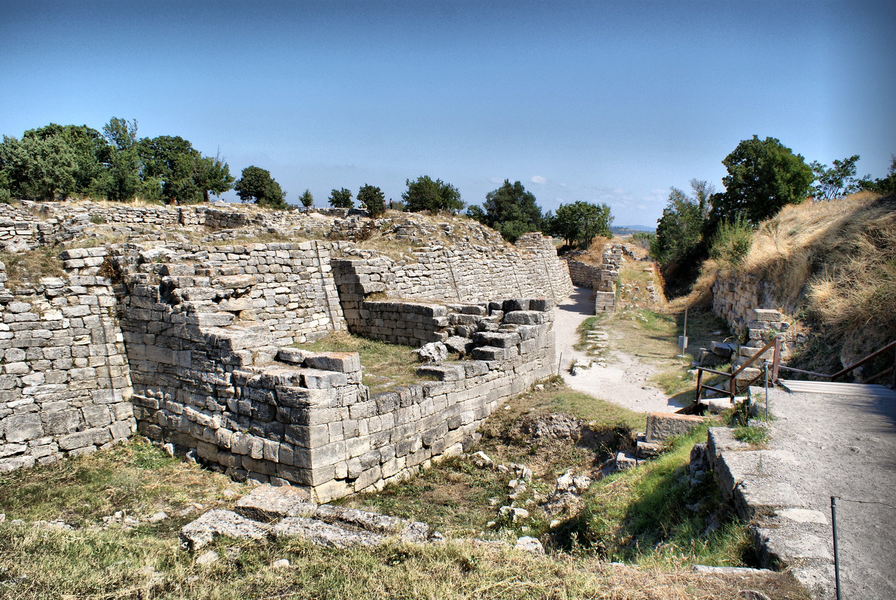 Khám phá tàn tích thành Troy trong truyền thuyết Hy Lạp có niên đại khoảng 4.000 năm 