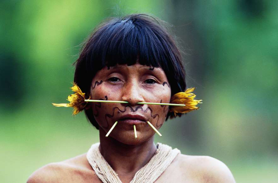 Những bộ lạc với phong tục kì dị sống bên ngoài nền văn minh