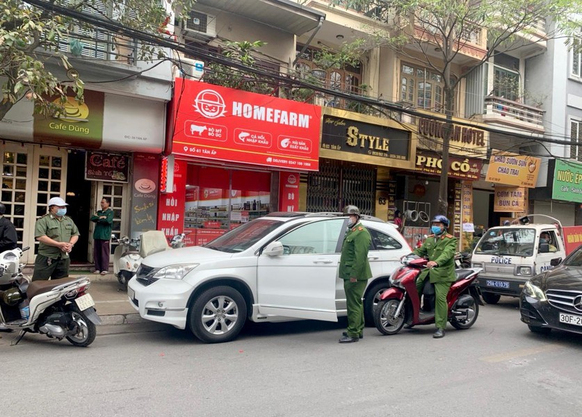 Những hình ảnh nhà hàng, quán cafe đóng cửa để phòng, chống dịch Covid-19 ở Hà Nội