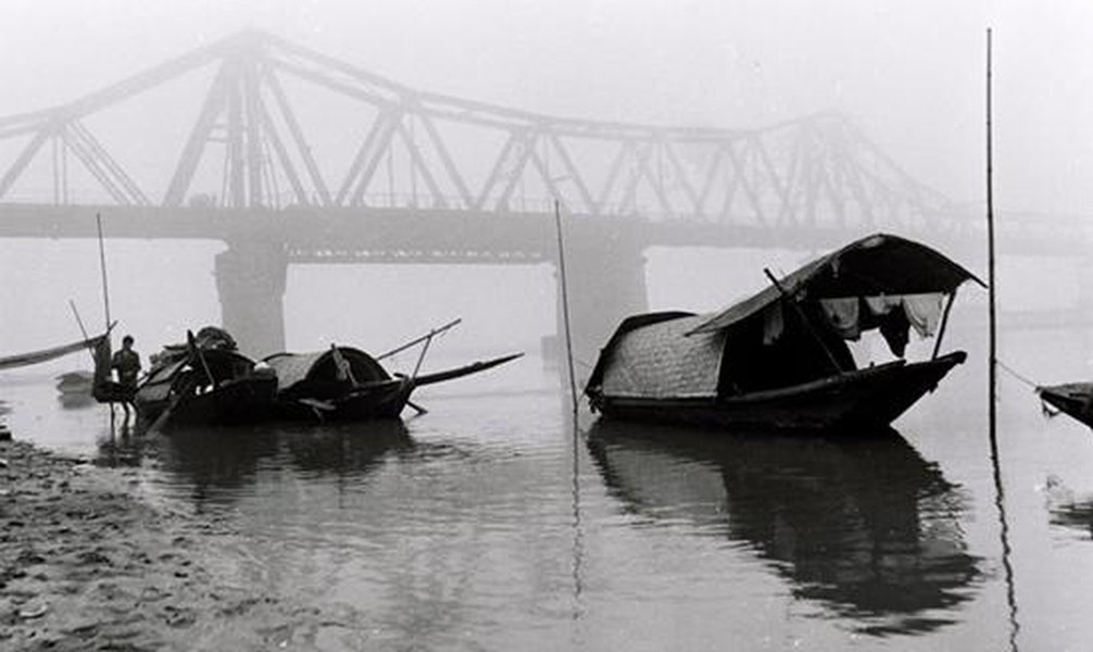 Những bức ảnh đen trắng quý giá về Hà Nội của nghệ sĩ nhiếp ảnh Lê Vượng