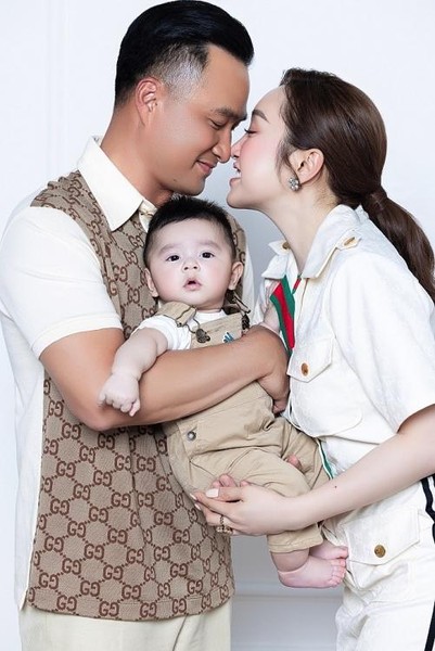 Vợ diễn viên Chi Bảo khoe dáng nuột nà, giảm 15 cân sau sinh