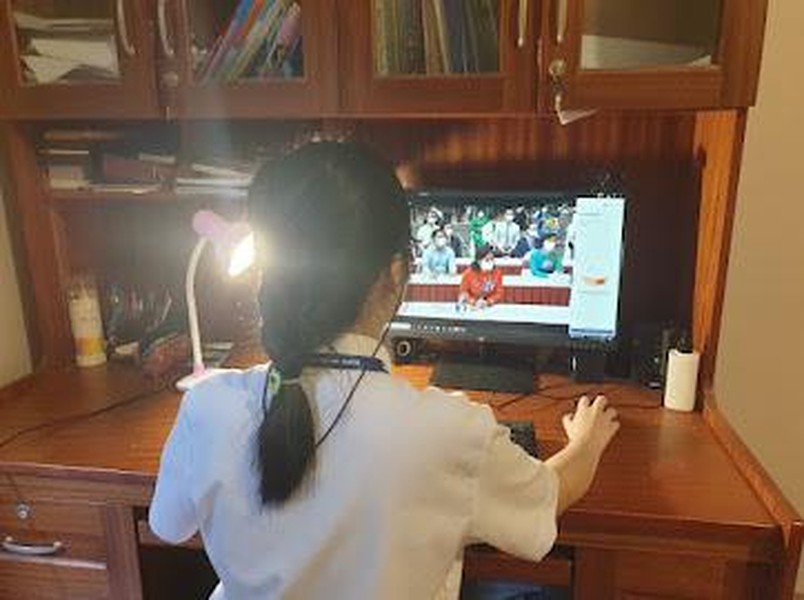 [Ảnh] Phụ huynh, học sinh Hà Nội tự ghi lại khoảnh khắc đẹp chào năm học mới 