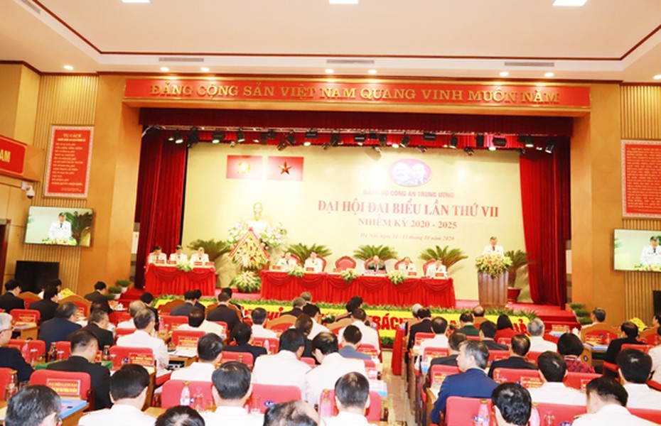 Thủ tướng Nguyễn Xuân Phúc và nhiều lãnh đạo Đảng, Nhà nước dự Đại hội Đảng bộ Công an Trung ương