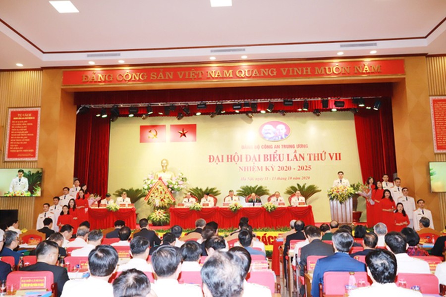 Thủ tướng Nguyễn Xuân Phúc và nhiều lãnh đạo Đảng, Nhà nước dự Đại hội Đảng bộ Công an Trung ương