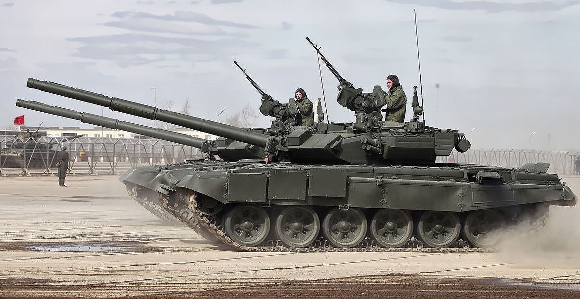 [ẢNH] Hết bắn trượt lại tới lao xuống ruộng, Nga chật vật trong việc lấy lại hào quang cho T-80 Liên Xô