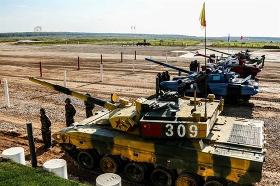 [ẢNH] Dù cố hết sức song xe tăng quốc bảo Trung Quốc vẫn thua Nga tại Tank Biathlon