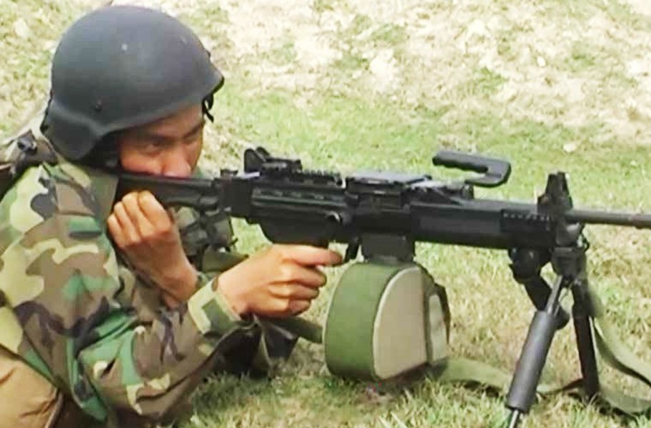 [ẢNH] Việt Nam biên chế súng máy hạng nhẹ hiện đại nhất thế giới