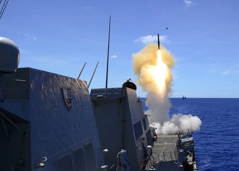 [ẢNH] Tìm hiểu loại tên lửa nguy hiểm Mỹ vừa bắn từ chiến hạm siêu dị USS Zumwalt 