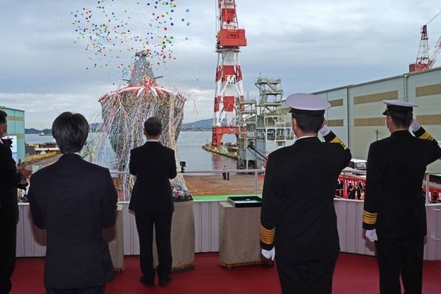 [ẢNH] Nhật Bản cho hạ thủy siêu chiến hạm tàng hình mới