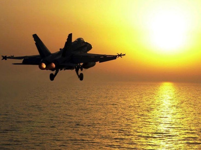 [ẢNH] Nga bất lực nhìn F/A-18E/F Mỹ đánh bật ‘con cưng’ MiG-29K ra khỏi Ấn Độ?
