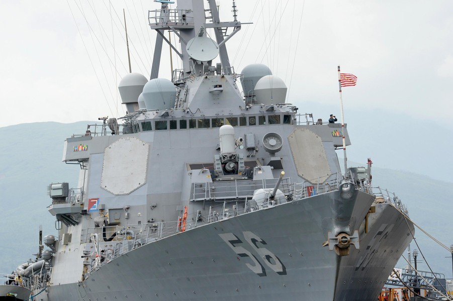 [ẢNH] Chiến hạm Mỹ tuần tra tự do hàng hải trên Biển Đông