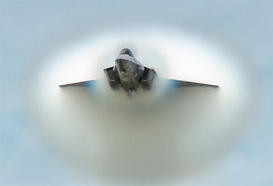 [ẢNH] Mỹ lần đầu tiên cho F-35A thực hiện nhiệm vụ hộ tống 
