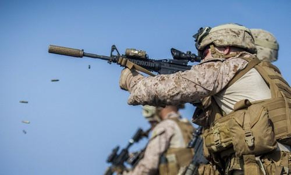 [ẢNH] Lính Mỹ nhận 30.000 ống giảm thanh để tăng sức chiến đấu