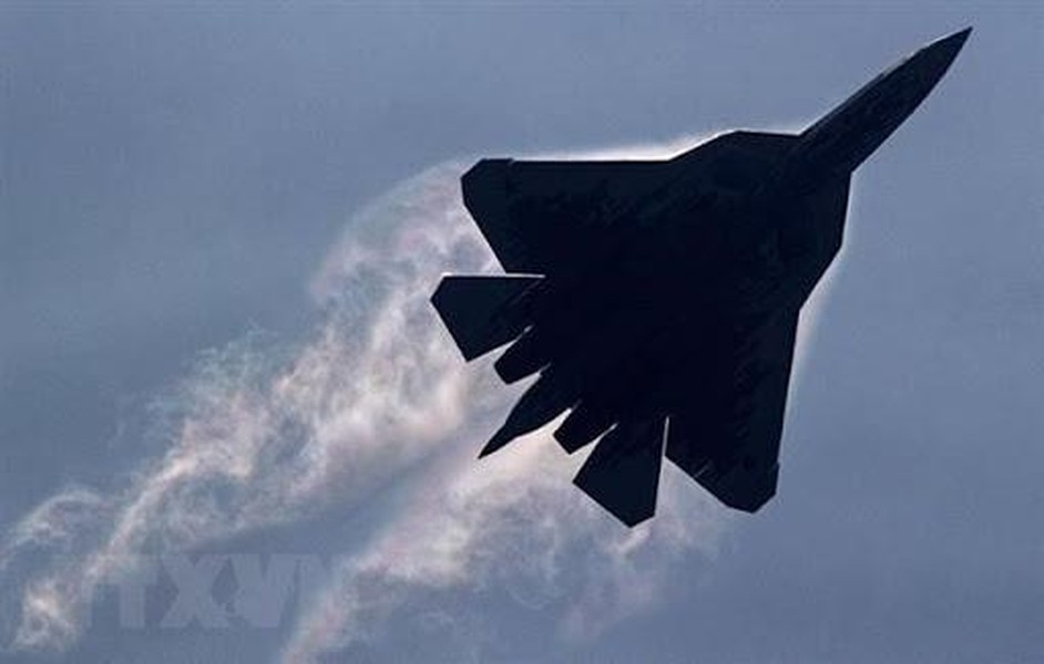 [ẢNH] Su-57 trước nguy cơ gục ngã trước F-35 tại Ấn Độ