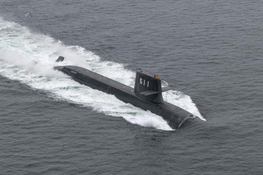 [ẢNH] Khiến tàu chiến khiếp sợ nhưng Tàu ngầm Nhật Bản lại gãy cánh lái va chạm tàu hàng