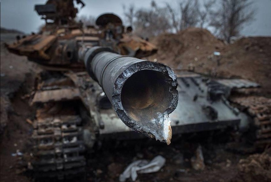 [ẢNH] Xe tăng T-64 và phút bi tráng tại chiến địa Đông Ukraine