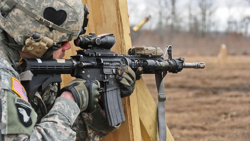 [ẢNH] Mỹ trang bị 117.000 súng M4A1, truyền nhân xuất sắc của súng M16