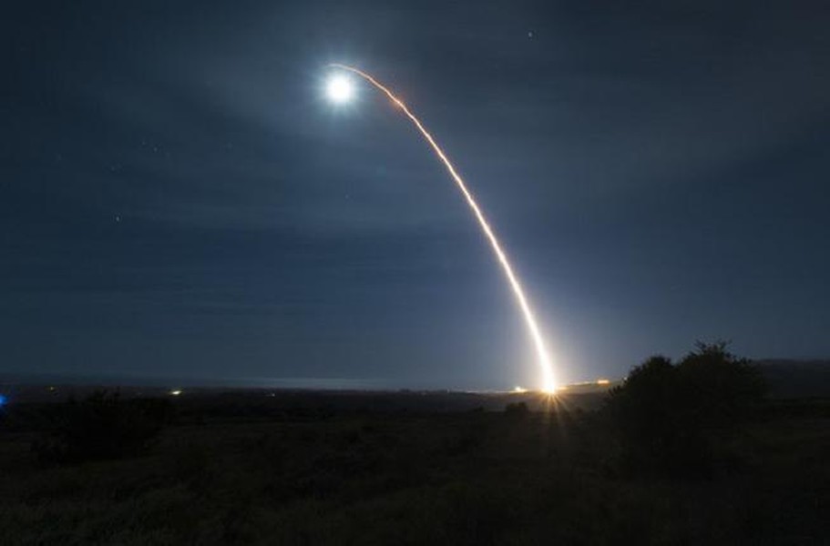 [ẢNH] Mỹ vừa phóng tên lửa đạn đạo có thể khuất phục cả S-400 Nga
