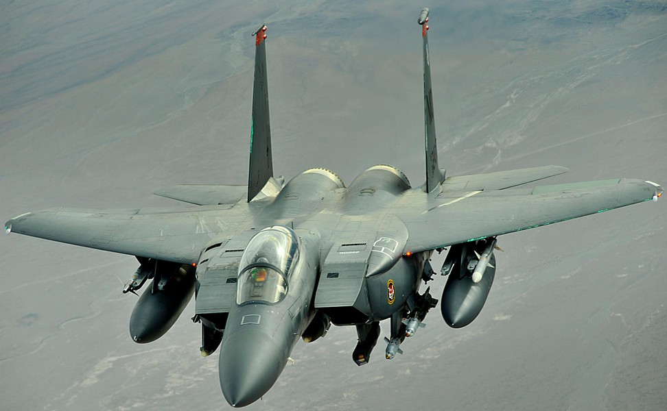 [ẢNH] ‘Đại bàng’ F-15E Mỹ vừa tấn công dân quân thân Iran tại Syria