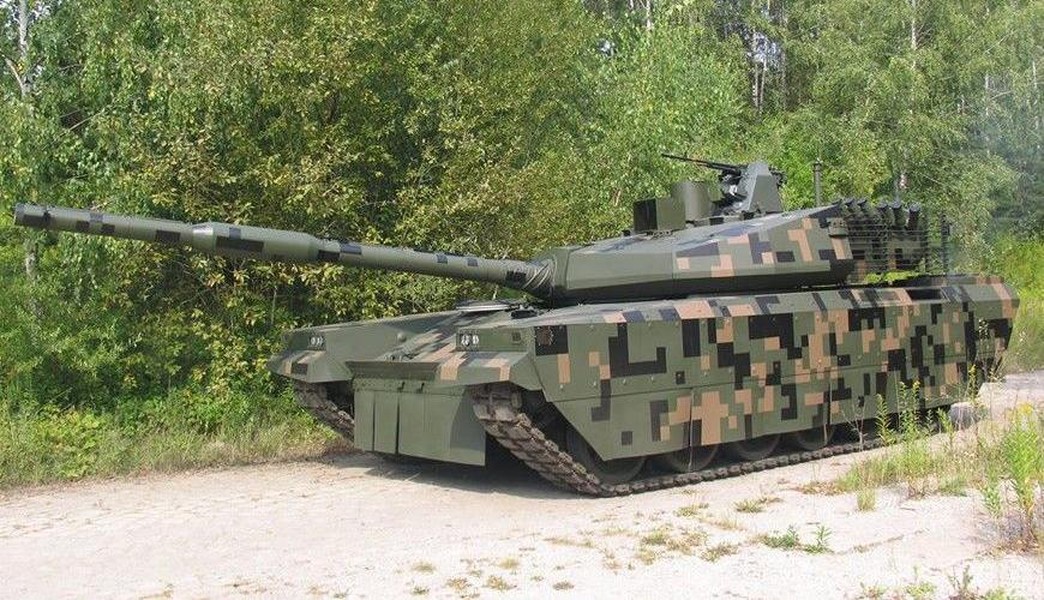 [ẢNH] Siêu tăng PT-16 với giáp siêu dày đủ sức sống sót trước phát bắn của T-14 Armata?