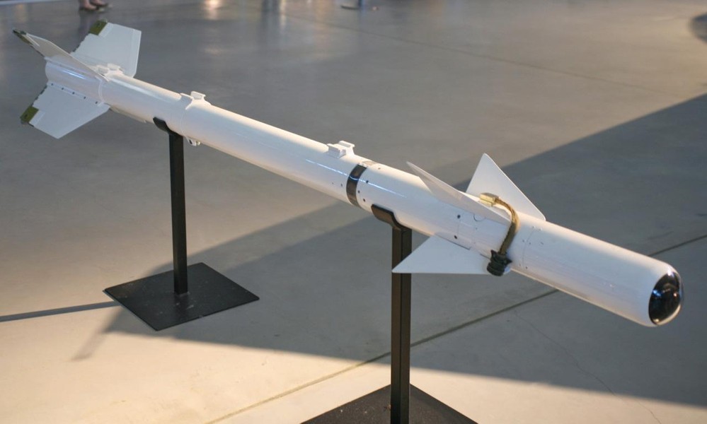 [ẢNH] Liên Xô sao chép tên lửa Mỹ - Phần 2: Tên lửa AIM-9 ‘món quà’ định mệnh