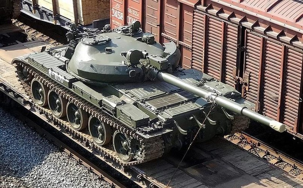 [ẢNH] Nga chuyển 100 xe tăng cho dân quân miền Đông Ukraine nếu Kiev tấn công?