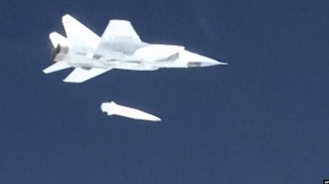 [ẢNH] Nga nâng tầm sát thủ cho tên lửa siêu vượt âm