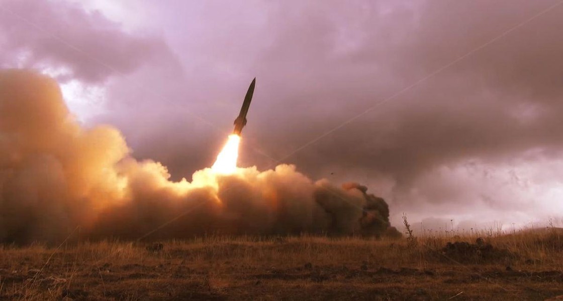 [ẢNH] Ukraine tập kết tên lửa đạn đạo, sẵn sàng dội bão lửa vào ly khai miền Đông?