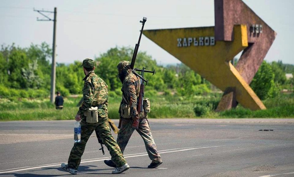 [ẢNH] Quân ly khai dùng súng chống tăng Liên Xô để khoan thủng xe bọc thép Ukraine