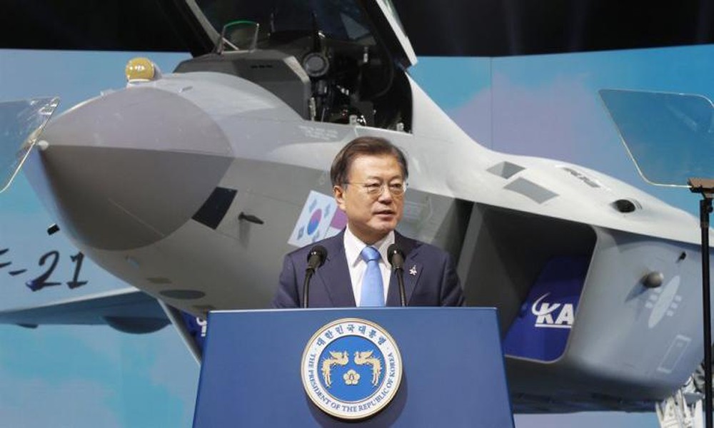 [ẢNH] Hàn Quốc ra mắt tiêm kích tàng hình KF-21 đắt nhất lịch sử