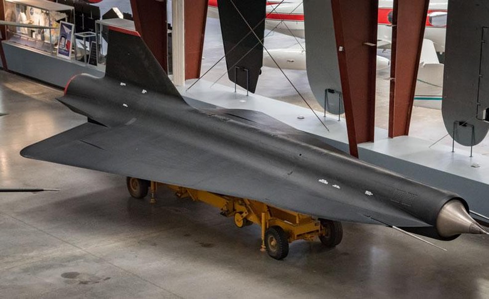 [ẢNH] UAV trinh sát siêu vượt âm D-21B Mỹ từng 'biếu không' Liên Xô