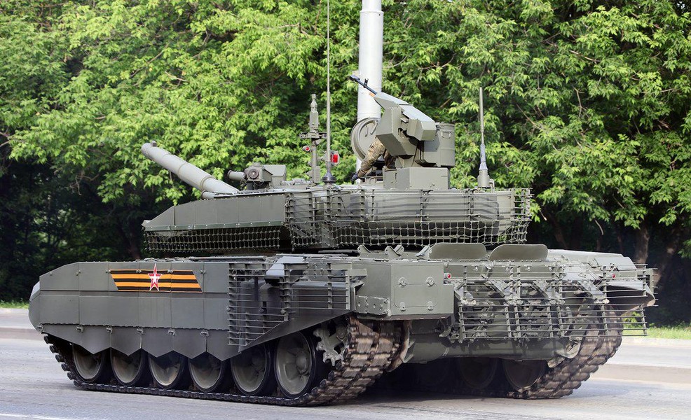 [ẢNH] T-90M từ vị trí dự bị bỗng vụt sáng trong lục quân Nga