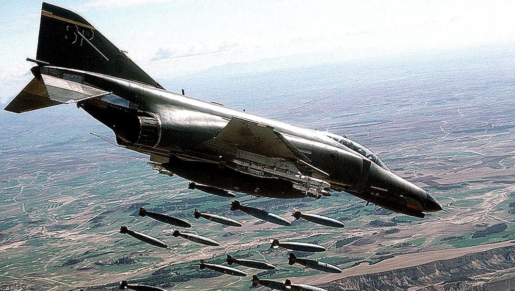 [ẢNH] F-4E Phantom II, cú sửa sai của Mỹ sau khi rụng tơi tả trên bầu trời Việt Nam