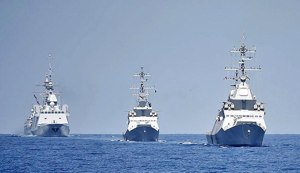 [ẢNH] Chiến hạm cực mạnh Israel mang theo ‘Vòm sắt’ để bảo vệ dàn khoan dầu khí