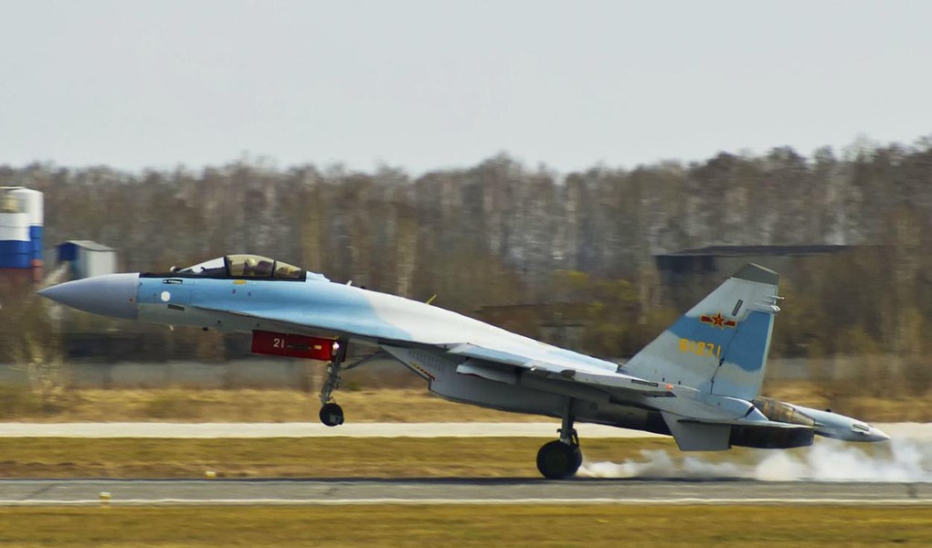 [ẢNH] Nga đã làm gì khiến Trung Quốc dù rất muốn song không thể sao chép tiêm kích Su-35?