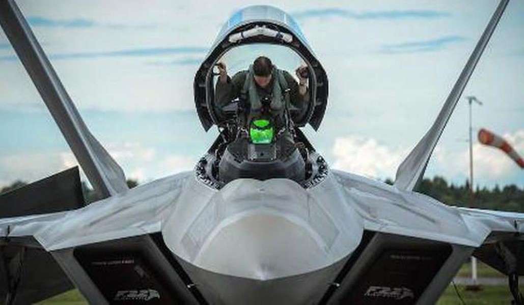 [ẢNH] Loại súng tiểu liên cực nhanh mới được Mỹ trang bị cho phi công F-22