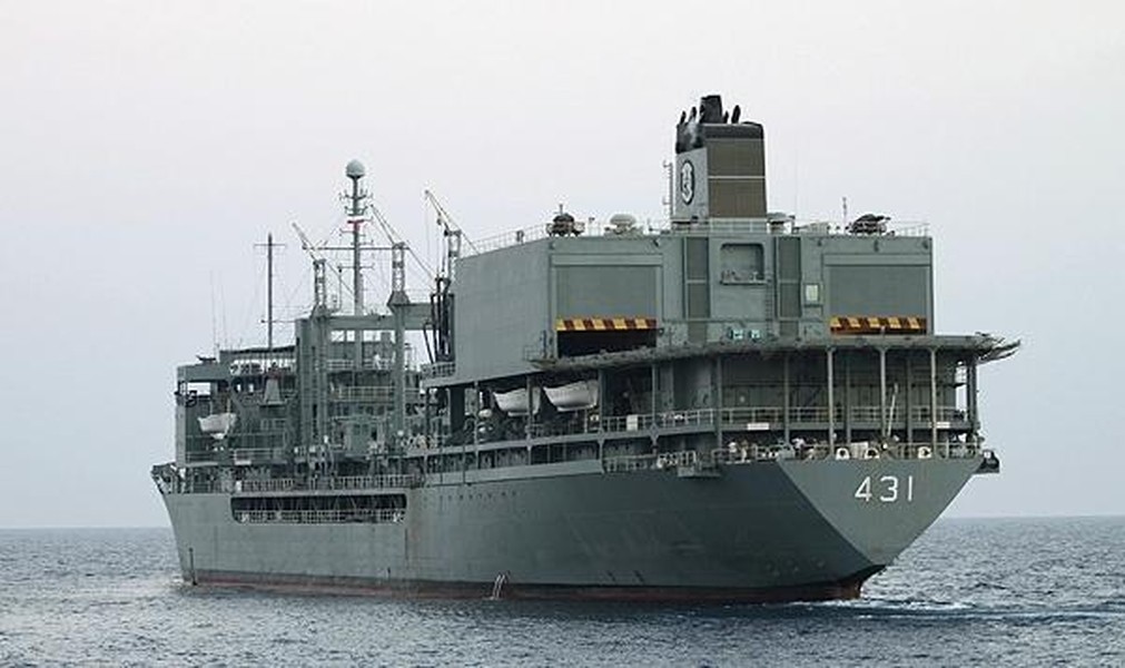 [ẢNH] Tàu lớn nhất của hải quân Iran cháy và chìm xuống biển