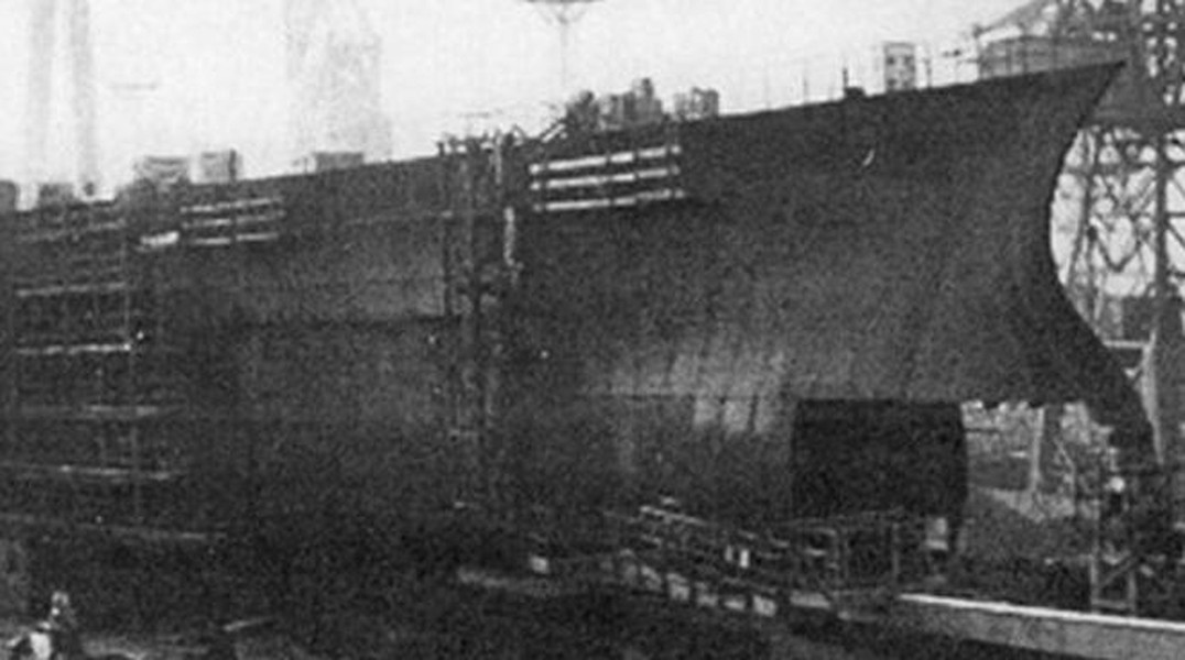 [ẢNH] Cái kết đen đủi của siêu tàu sân bay 85.000 tấn Liên Xô