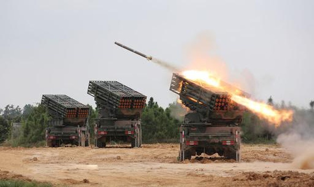 [ẢNH] Trung Quốc mang vũ khí mạnh sau bom hạt nhân lên sát biên giới Ấn Độ tập trận
