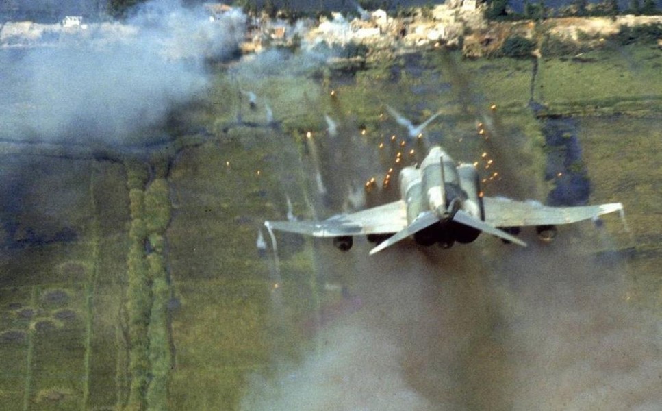 [ẢNH] Su-75 có lặp lại sai lầm chết người của F-4 tại chiến trường Việt Nam?