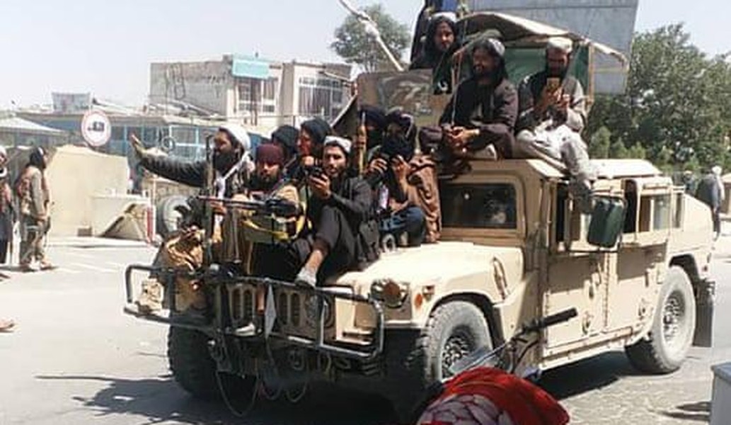 [ẢNH] Mỹ gặp ác mộng nếu Taliban chuyển vũ khí thu được cho Nga và Trung Quốc?