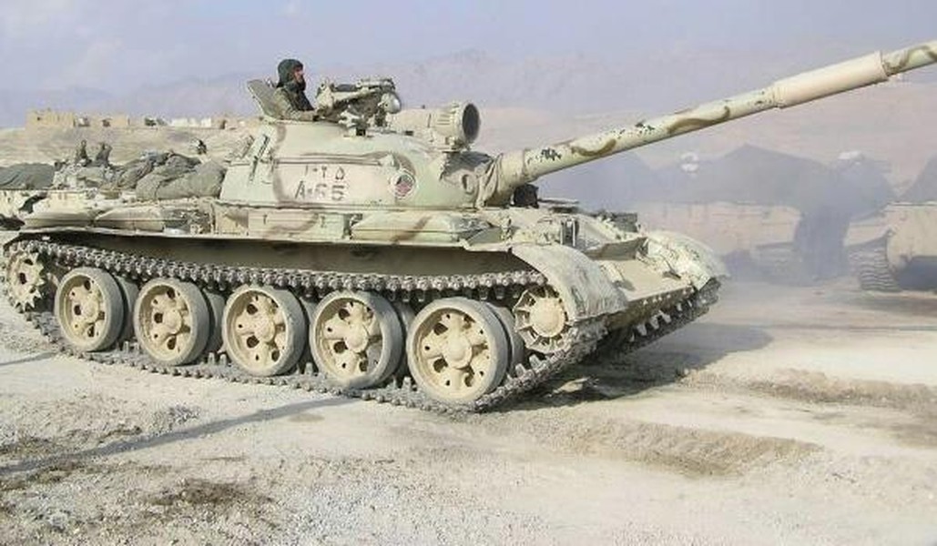 [ẢNH] Xe tăng T-62M Afghanistan bất ngờ phản công gây thiệt hại nặng cho Taliban