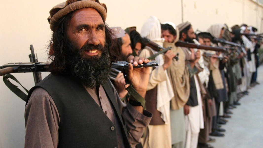 [ẢNH] Thủ lĩnh khét tiếng vừa được Taliban bổ nhiệm làm quyền Bộ trưởng Quốc phòng