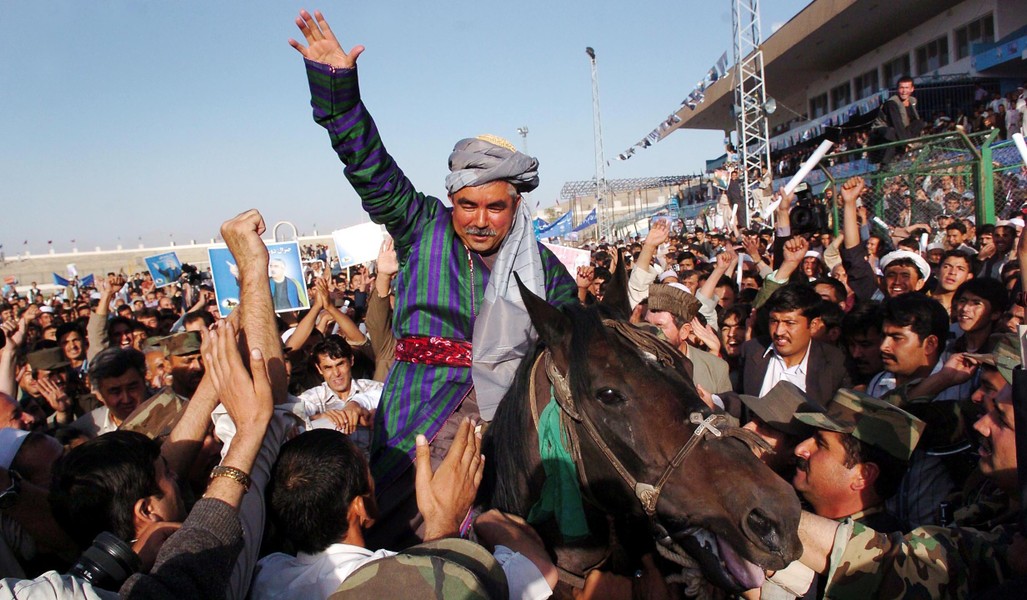 [ẢNH] Tướng khét tiếng của Afghanistan có gì để đòi Taliban chia sẻ quyền lực?