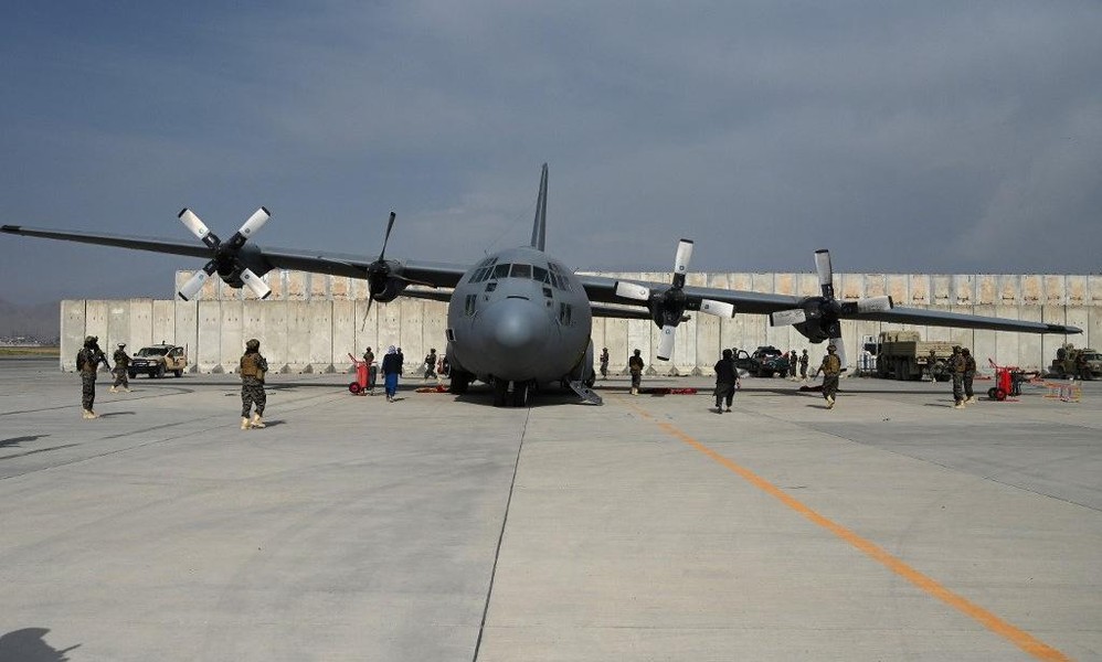 [ẢNH] Số phận bi thảm của 'lực sĩ bầu trời' C-130H Afghanistan vừa được hé lộ