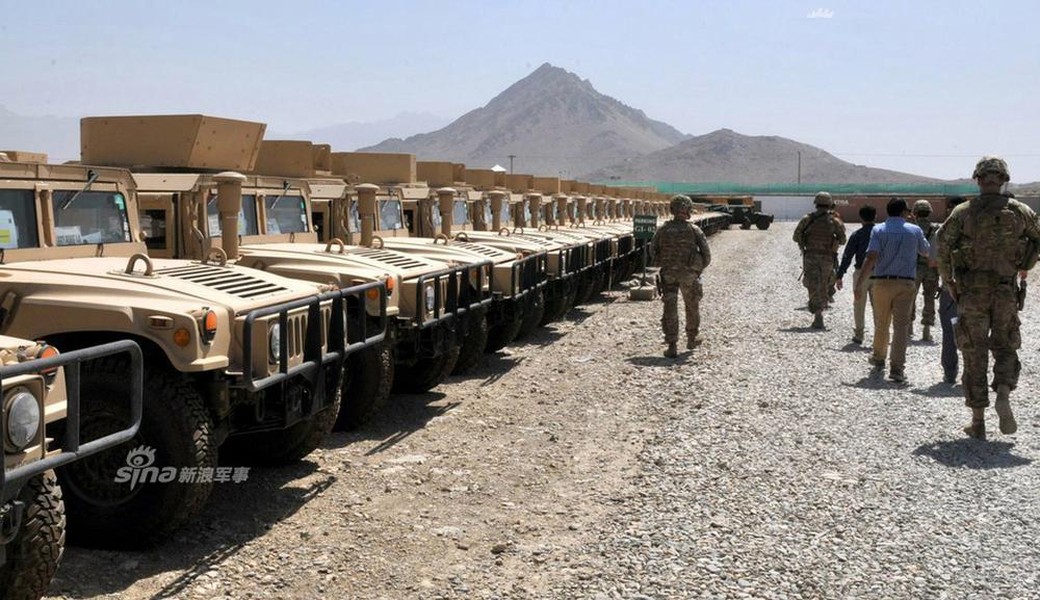 [ẢNH] Iran bất ngờ trả lại thiết giáp quân sự Mỹ cho Taliban