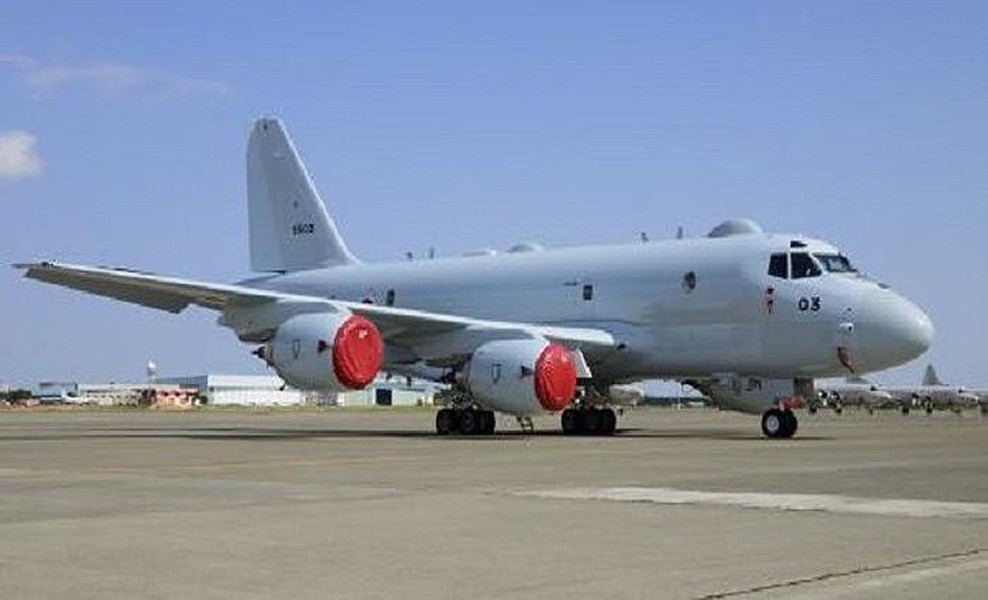 [ẢNH] Siêu máy bay trinh sát săn ngầm P-1 của Nhật lao khỏi đường băng