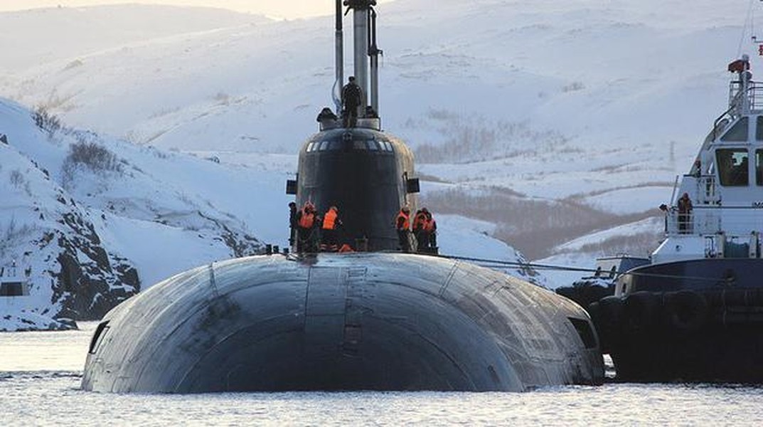 [ẢNH] Tàu ngầm hạt nhân Nga vừa phóng tên lửa 'sát thủ diệt tàu sân bay' gần Bắc Cực