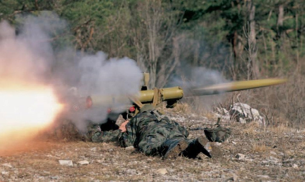 [ẢNH] Dân quân miền Đông phá hủy xe tải quân đội Ukraine bằng tên lửa chống tăng